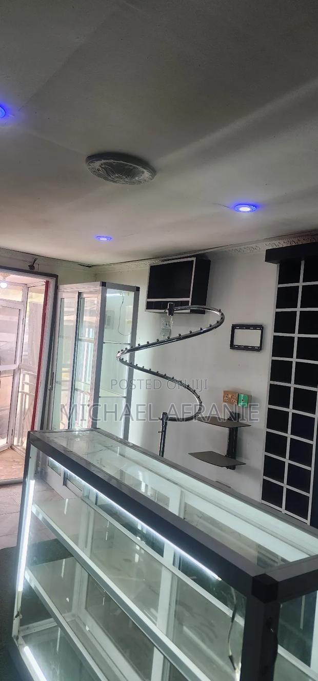 20 X10 Ft Container for Sale Neat Interior · Photo 4
