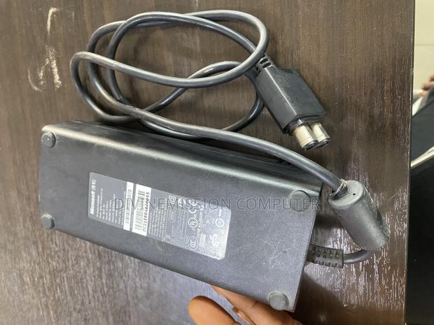 Xbox 360 Slim Power Adapter,12v~~10.83A, 135w Uk Use. · Photo 2