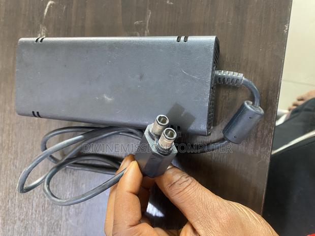 Xbox 360 Slim Power Adapter,12v~~10.83A, 135w Uk Use. · Photo 1