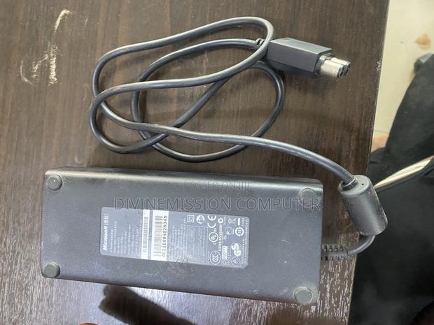 Xbox 360 Slim Power Adapter,12v~~10.83A, 135w Uk Use. · Photo 5