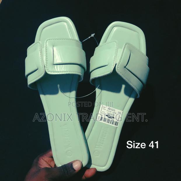 High Grade Ladies Leather Slippers · Photo 2