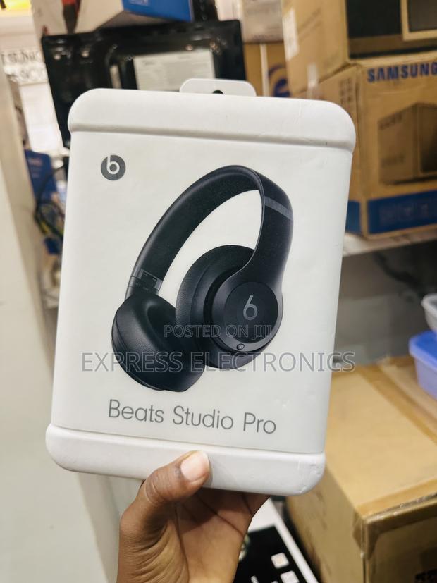 Active Noise Cancelling Beats Solo Pro · Photo 1
