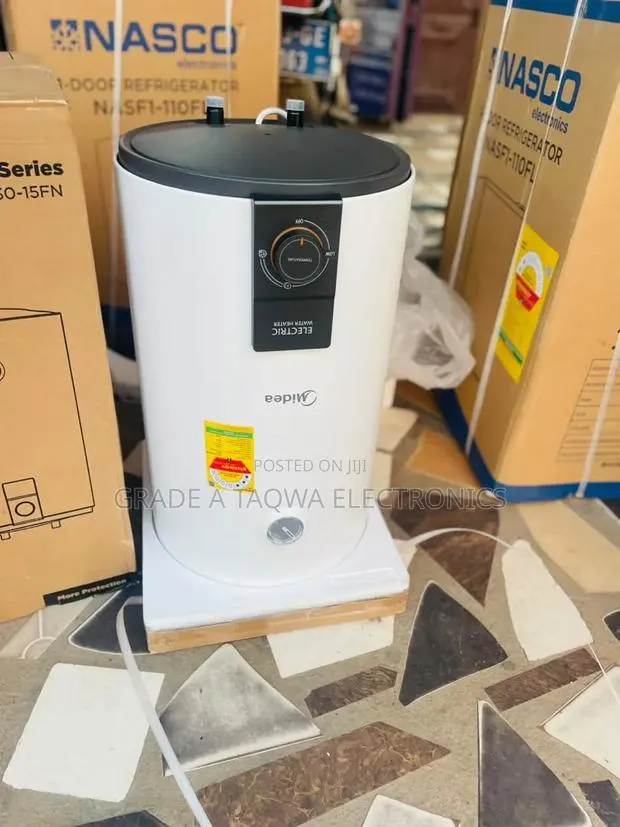 High Performer Media 30 Litre Water Heater · Photo 1