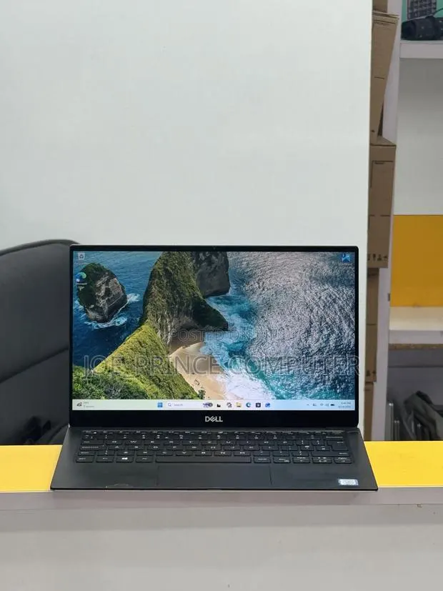Laptop Dell XPS 13 8GB Intel Core i7 SSD 256GB · Photo 1