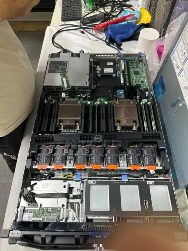 Server Dell PowerEdge R630 256GB Intel Xeon SSD 4T · Photo 2