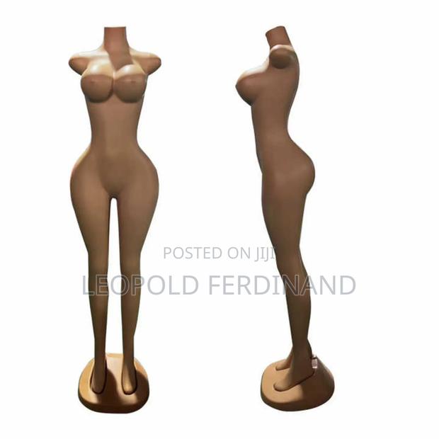 Curvy Female Mannequins · Photo 2