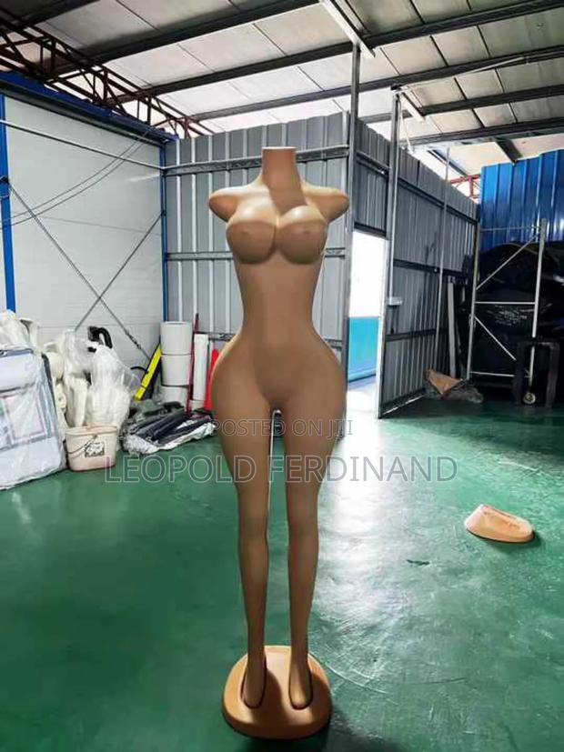 Curvy Female Mannequins · Photo 3