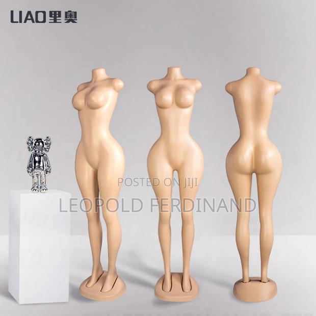 Curvy Female Mannequins · Photo 1