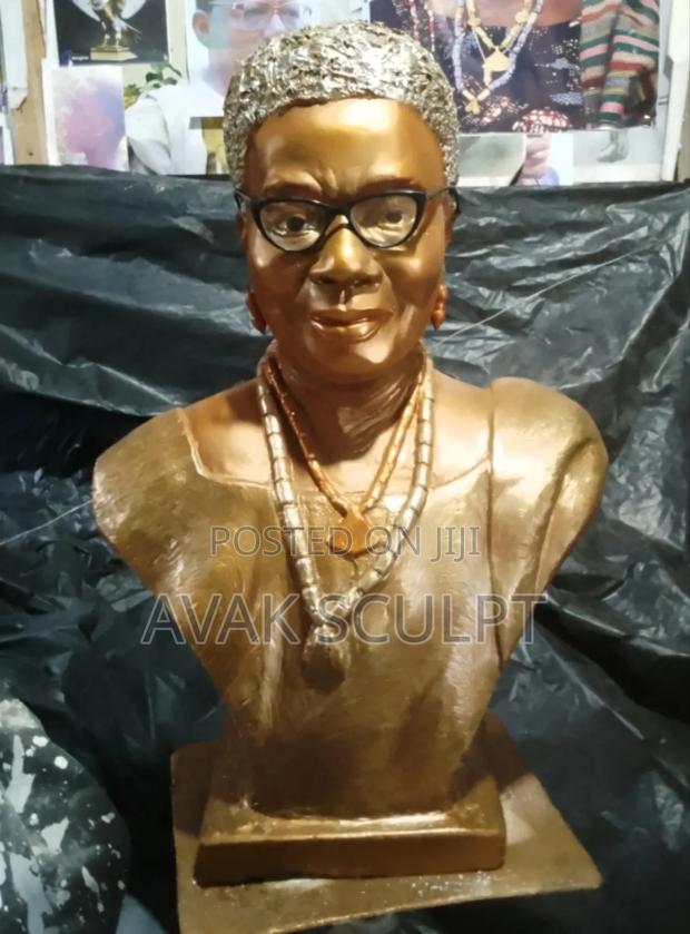 Life Size Portrait Bust · Photo 2
