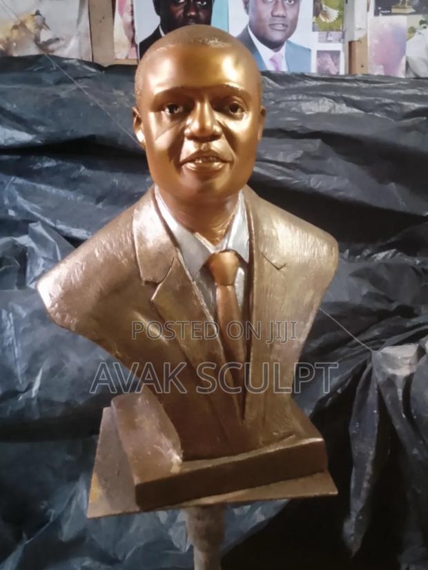 Life Size Portrait Bust · Photo 4