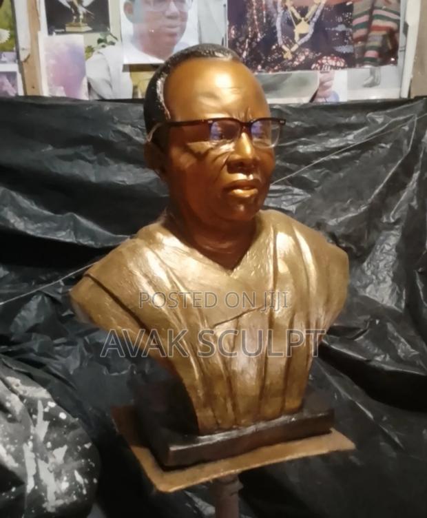 Life Size Portrait Bust · Photo 6