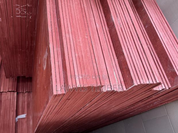 Marine Plywood/ Decking / Wood / 18mm · Photo 1