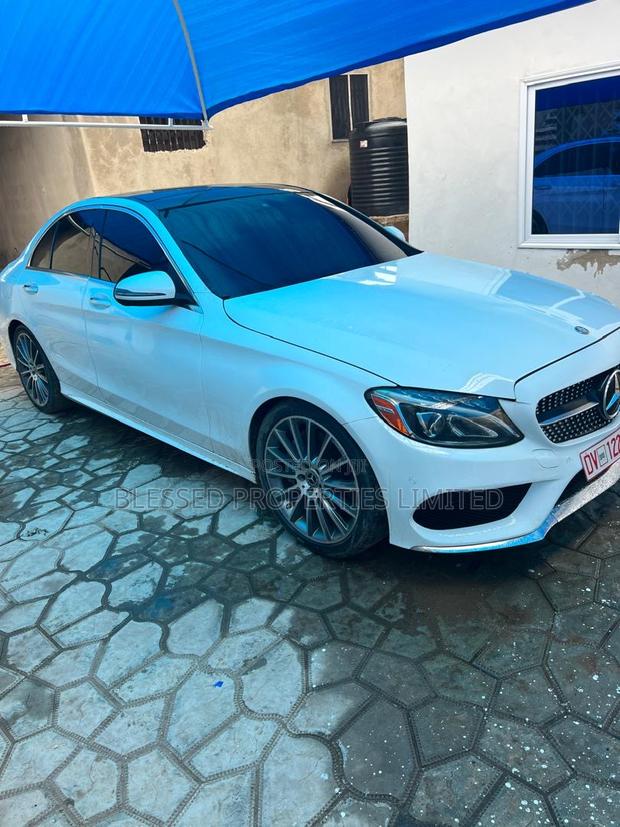 Mercedes-Benz C300 Sport 4Matic Sedan AWD (2.0L 4cyl 7A) 2017 White · Photo 3