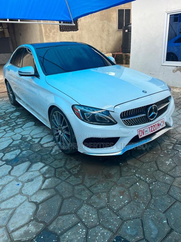 Mercedes-Benz C300 Sport 4Matic Sedan AWD (2.0L 4cyl 7A) 2017 White · Photo 2