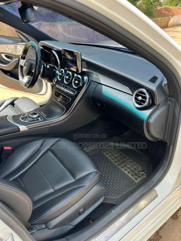 Mercedes-Benz C300 Sport 4Matic Sedan AWD (2.0L 4cyl 7A) 2017 White · Photo 1