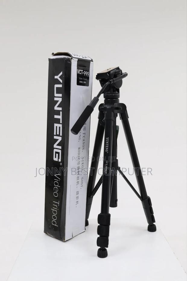 VCT 880 Tripod · Photo 1