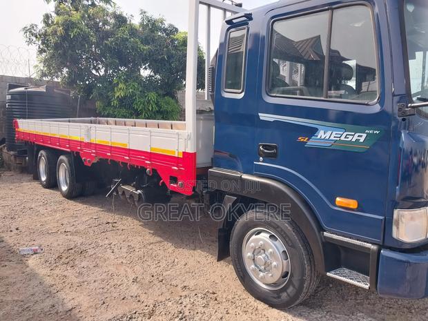 Hyundai 5ton · Photo 2