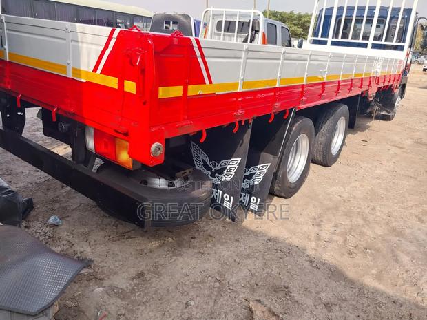 Hyundai 5ton · Photo 6