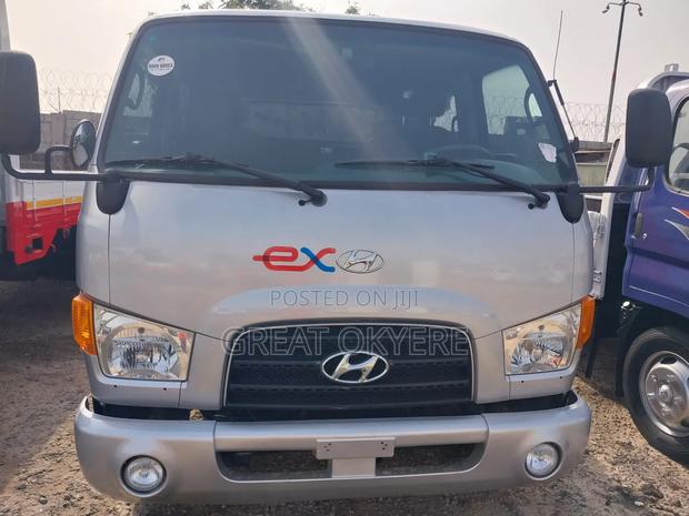 Hyundai Mighty Truck · Photo 1