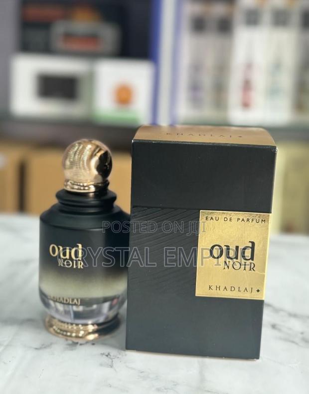 Oud Noir Perfume · Photo 1
