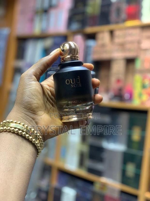 Oud Noir Perfume · Photo 2