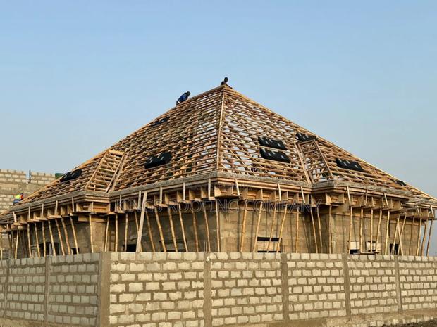 Concrete Parapet in Dawhenya · Photo 1