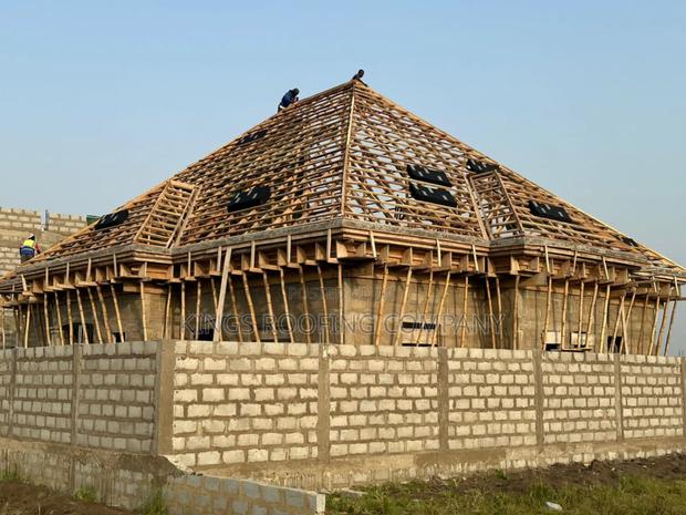 Concrete Parapet in Dawhenya · Photo 2