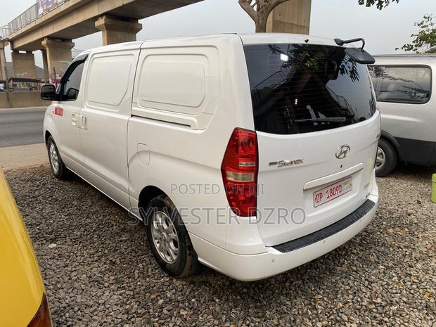 Hyundai Starex 2014 White · Photo 5