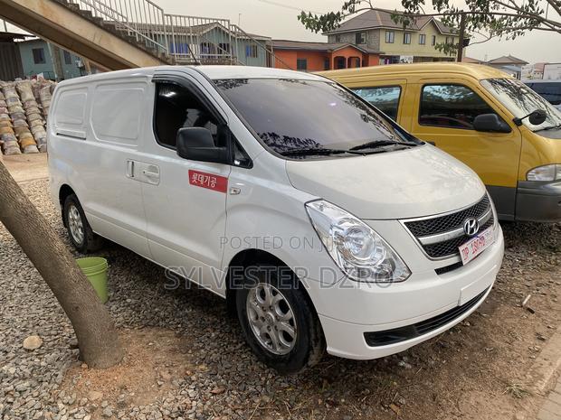 Hyundai Starex 2014 White · Photo 4
