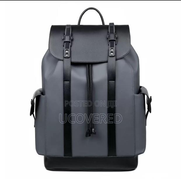 High Quality Genuine Leather Backpack · Photo 2