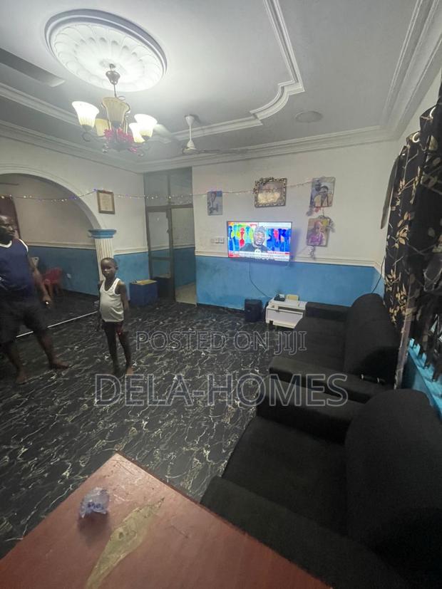 Three Bedroom Apartment · Photo 2