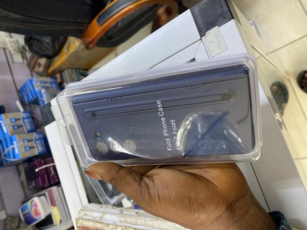 Samsung Z Fold5 Silicon Case and Glass With Pen · Photo 6