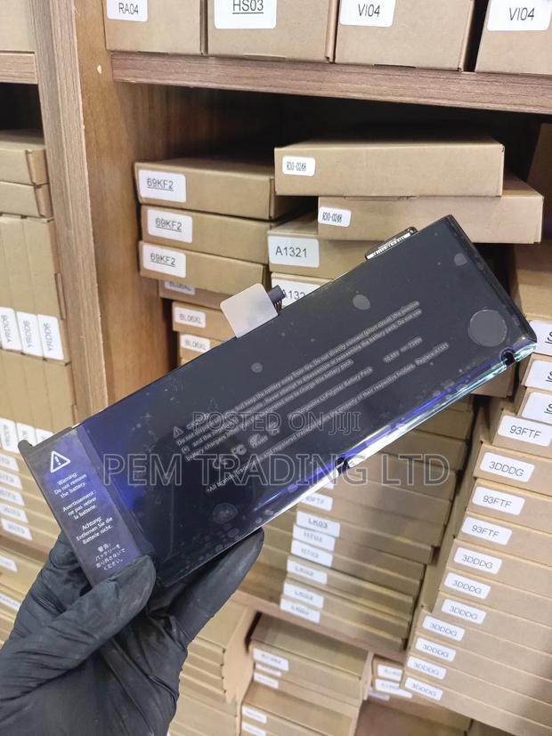 A1321 Laptop Battery for Macbook Pro 15 Inch A1286 · Photo 1
