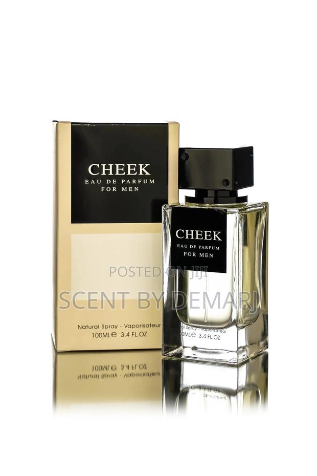 Cheek Perfume · Photo 1