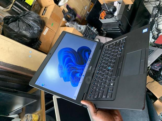 Laptop Dell Latitude 5490 8GB Intel Core I7 SSD 256GB · Photo 1