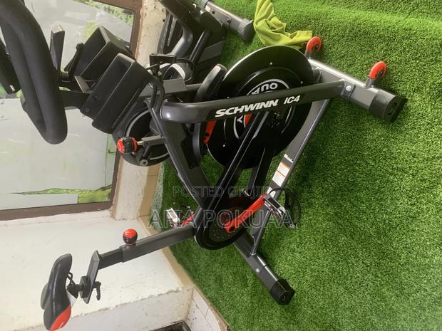 Schwinn Spin Bike · Photo 4