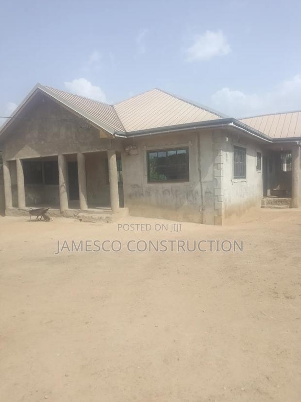 3bdrm Block of Flats in Jamesco Construction, Amasaman for sale · Photo 4