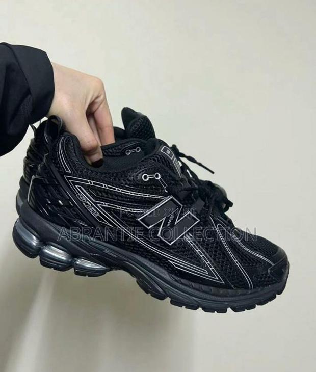 New Balance 1960R Black · Photo 2