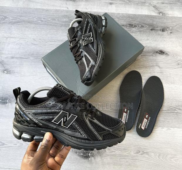 New Balance 1960R Black · Photo 1