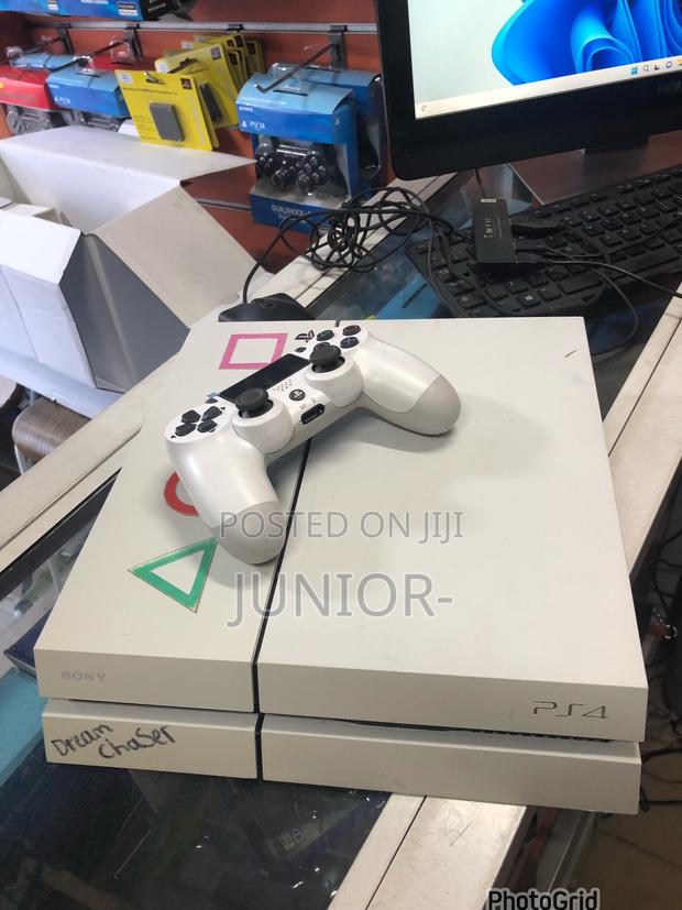 Ps4 With 10 Games Jailbreak Games Fc27 · Photo 1