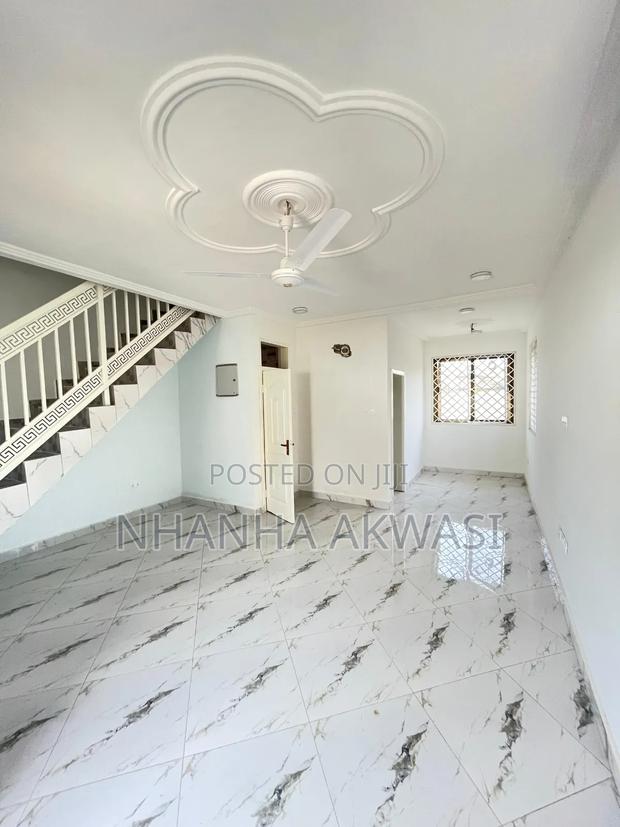 2bdrm Apartment in Lashibi Drc, Tema Metropolitan for rent · Photo 2