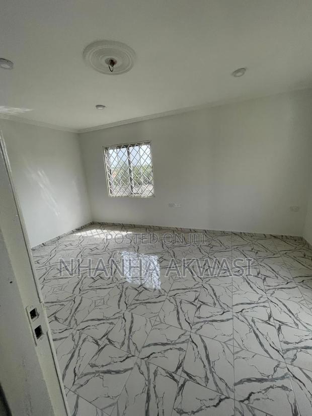 2bdrm Apartment in Lashibi Drc, Tema Metropolitan for rent · Photo 7