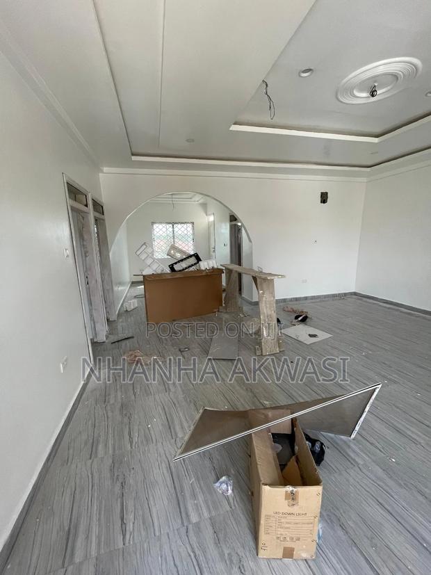 2bdrm Apartment in Lashibi Drc, Tema Metropolitan for rent · Photo 8