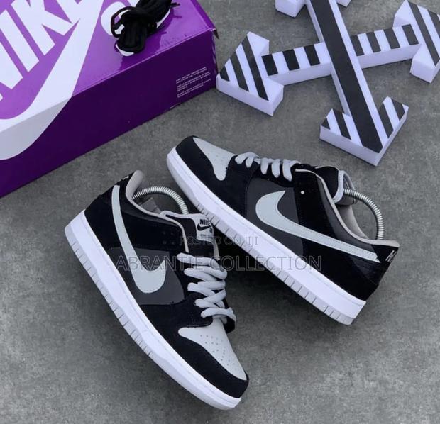 Nike Sb Dunk Low Shadow · Photo 2
