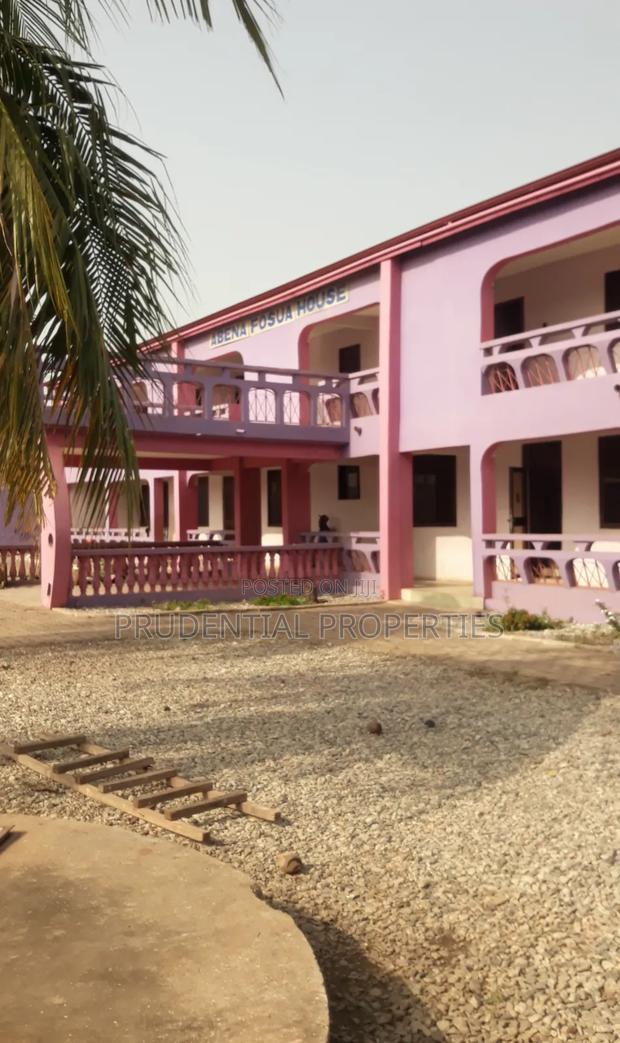 Commercial 18 Bedrooms House for Rent at Awoshie · Photo 7
