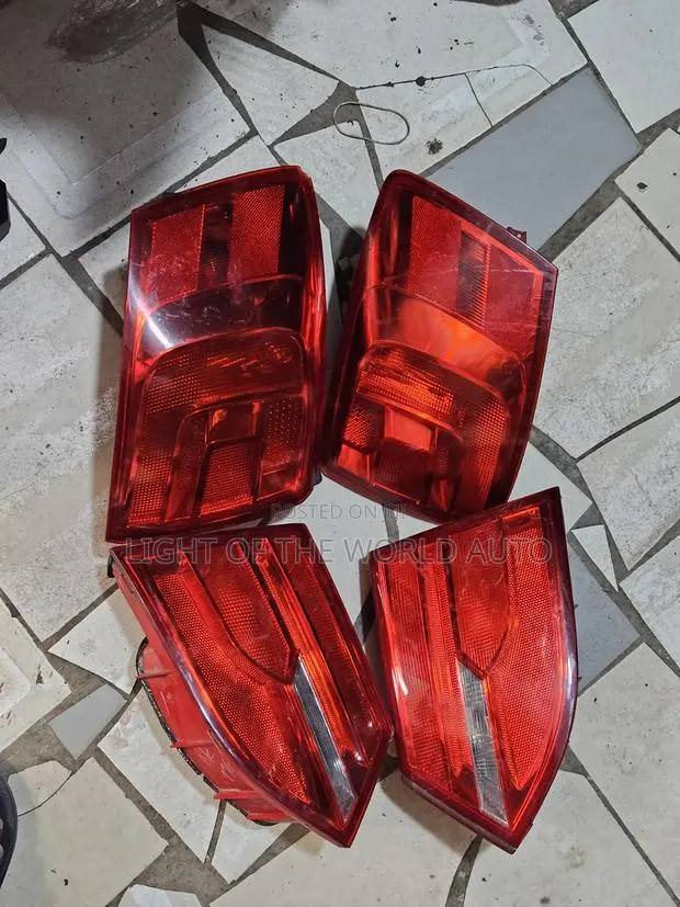 Vw Jetta Taillights Complete With Bootlight · Photo 1