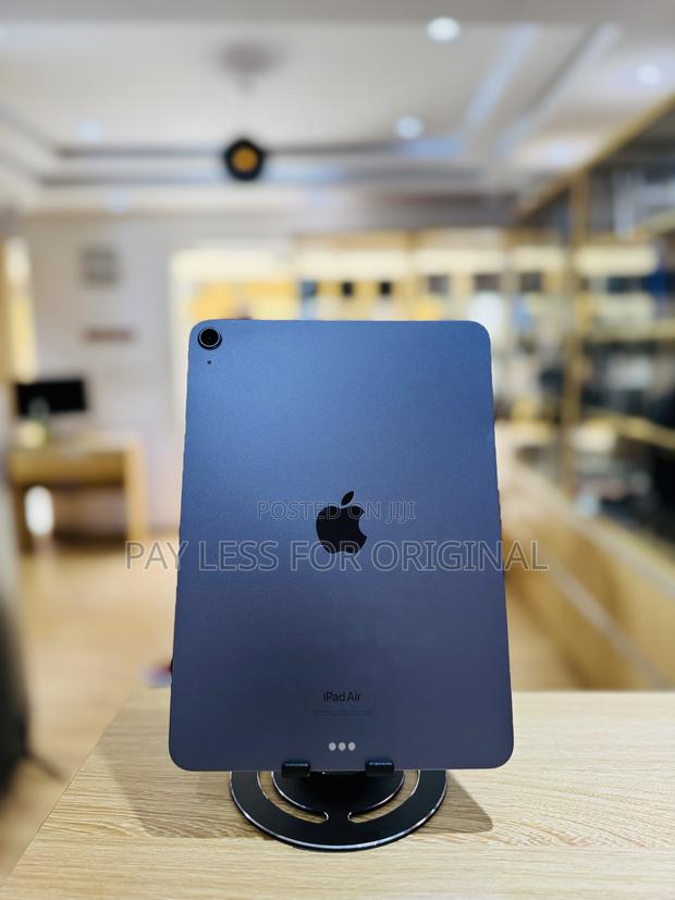 Apple iPad Air (2022) 64 GB Blue · Photo 1