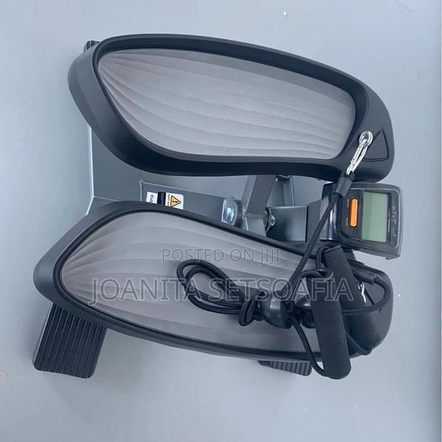 Twist Strong Mini Steppers (180kg Capacity) · Photo 2