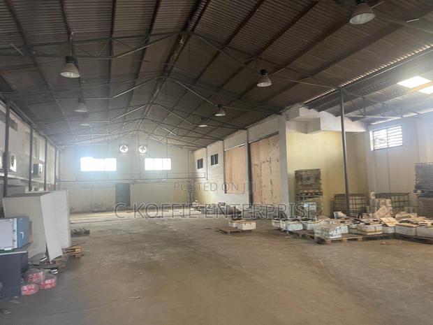 1000 SQM Warehiuse at Achimota for Rent · Photo 3