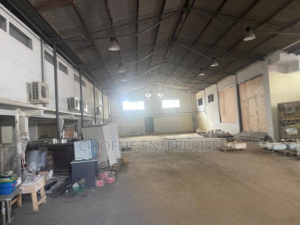 1000 SQM Warehiuse at Achimota for Rent · Photo 5